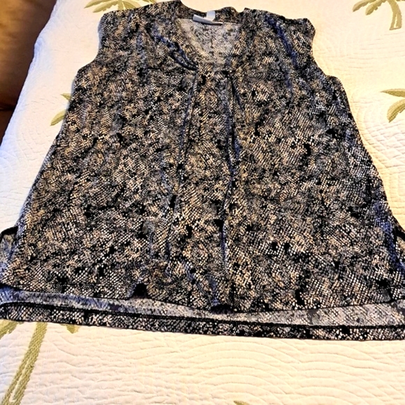 Wrinkle-Free Top - Picture 12 of 15